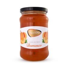 Com pedaços de frutas
